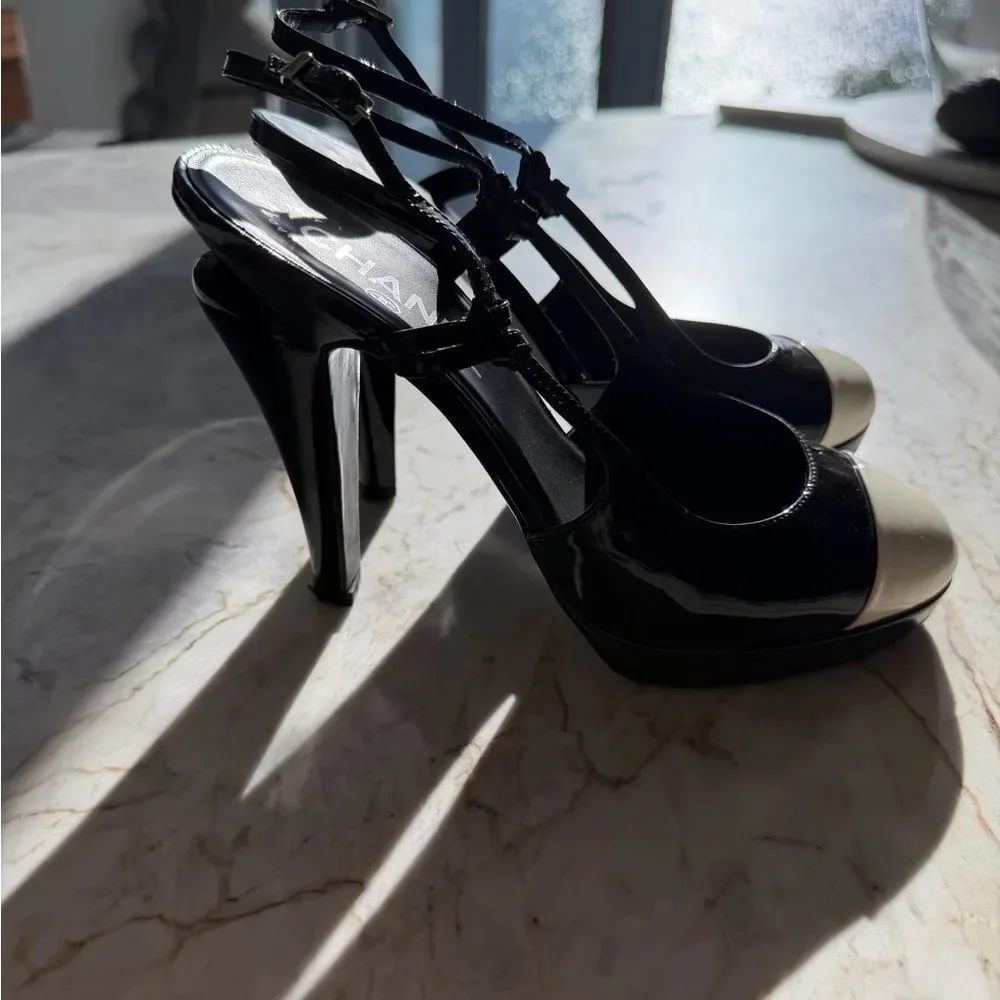 CHANEL Black and White Slingback Heel